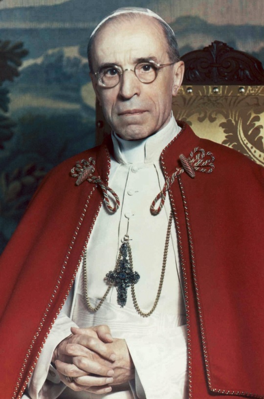 A la luz del Dogma de la Infalibilidad de los Papas, el último Papa verdadero fue Pío XII (1939-1958).