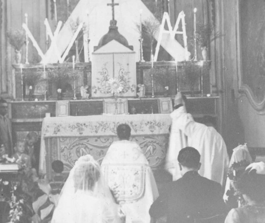 El Santo Sacramento del Matrimonio debe inspirar a los esposos a hacer todo por Dios y para Dios, en particular tener hijos, y muchos hijos, los cuales sean educados en la Fe desde muy pequeños.