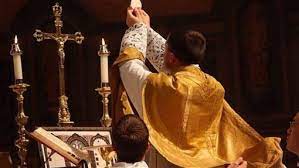 Vio el Purgatorio abierto y las almas que salían de él, liberadas por virtud de la Misa. ¡Cuán grande es la eficacia del Santo Sacrificio para llevar al Cielo a las almas que han dejado la Tierra!