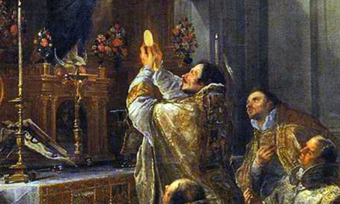 Estos son los Domingos y fiestas de precepto del Año Eclesiástico. Incluimos también fiestas adicionales como referencia.  El Año Eclesiástico comprende dos ciclos. En primer lugar, el Ciclo de Navidad (el cual se subdivide en el Tiempo de Adviento, Tiempo de Navidad y Tiempo de Epifanía). A continuación, viene el Ciclo de Pascua (el cual se subdivide en Tiempo de Septuagésima, Tiempo de Cuaresma, Tiempo de Pasión, Tiempo Pascual y Tiempo después de Pentecostés).